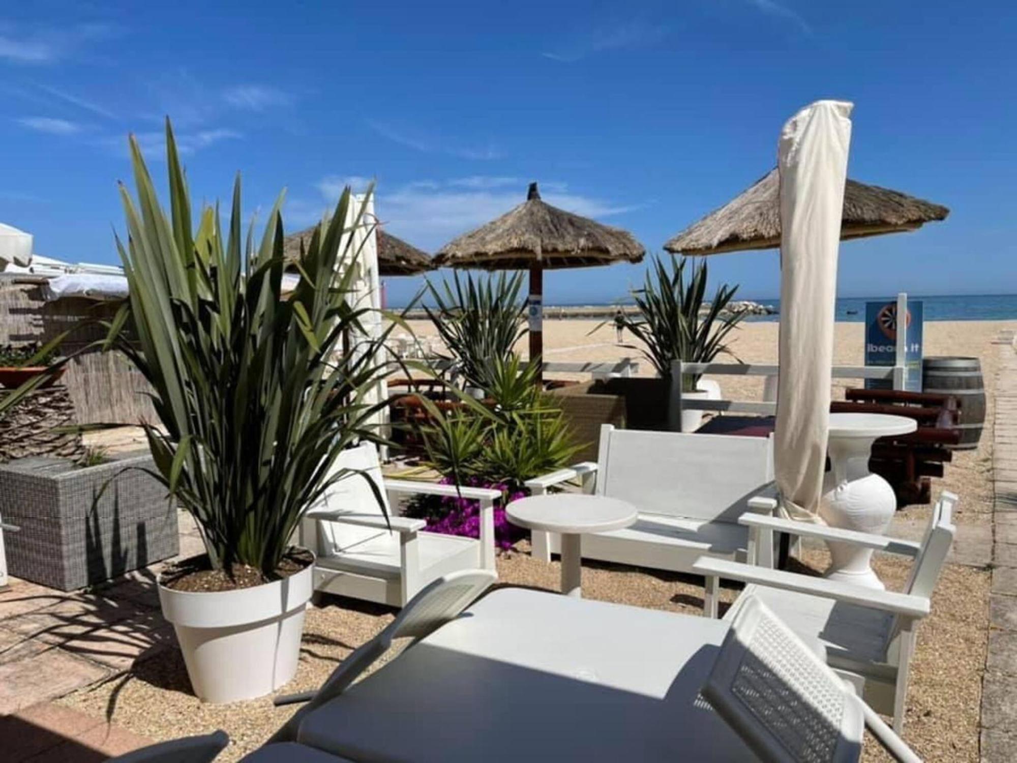 Italian Experience-Numana Suite Parking & Beach 외부 사진